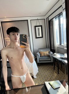 Jino - Male escort in Bangkok Photo 4 of 8