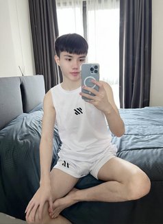 Jino - Male escort in Bangkok Photo 6 of 8