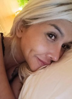 Jira Zen - puta in Chiang Mai Photo 11 of 13