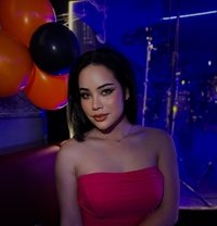 Jirapan - Transsexual escort in Abu Dhabi