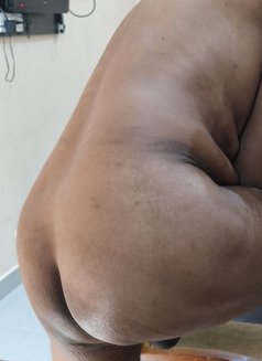 Jit - masseur in Hyderabad Photo 2 of 3