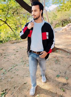 Vivaan Gupta - Male escort in New Delhi Photo 2 of 6