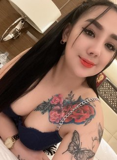Jiwoo - puta in Mumbai Photo 1 of 6