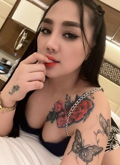Jiwoo - puta in Mumbai Photo 5 of 6