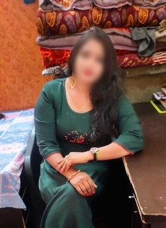 Jiya Chaudhary Divorced - escort in New Delhi Photo 2 of 4