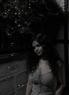 Jiya - puta in Noida Photo 1 of 4