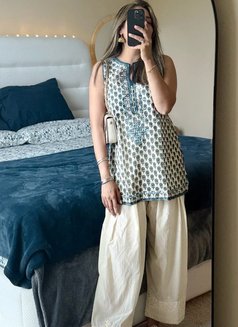Jiya - puta in Noida Photo 2 of 3