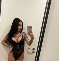 Jiya - escort in Karāchi