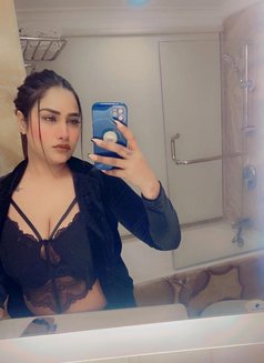 Jiya Khan - puta in Hyderabad Photo 5 of 11