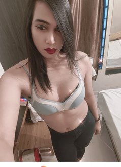 Jiya Malik - Transsexual escort in Surat Photo 15 of 15