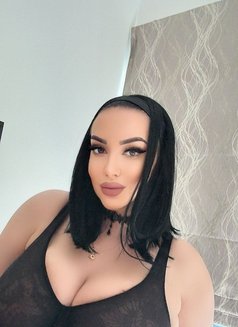 Jiya - puta in Dubai Photo 11 of 25