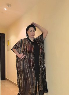 Jiya - puta in Dubai Photo 15 of 25