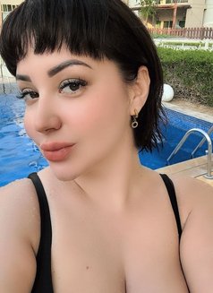 Jiya - puta in Dubai Photo 25 of 25