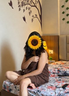Jiya Tiwari College Girl - escort in Noida Photo 2 of 5
