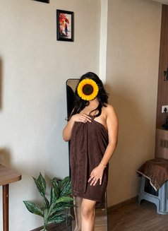 Jiya Tiwari College Girl - escort in Noida Photo 3 of 5