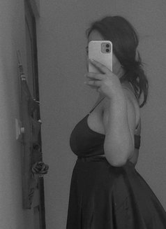 Jiya Tripathi - escort in Noida Photo 4 of 6