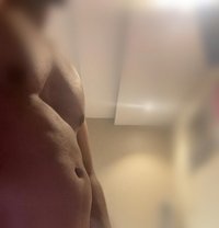 JJJ - Male escort in Riyadh Photo 6 of 8