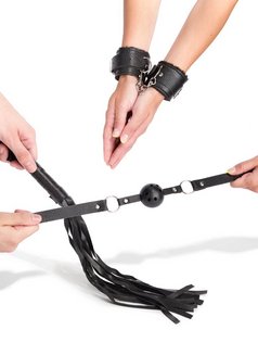 Friends with benefits - Male escort in Riyadh Photo 7 of 8