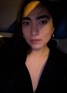 Jlor - Transsexual escort in Budapest Photo 2 of 3