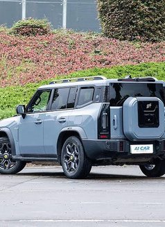 Jo G - Acompañantes masculino in Pune Photo 1 of 2