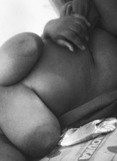 Jo Jo - puta in Abuja Photo 2 of 2