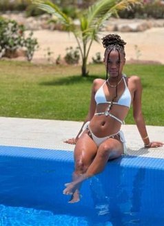 Joan - escort in Guangzhou Photo 2 of 2