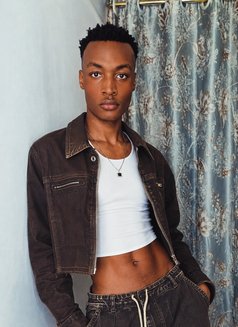 Job - Male escort in Nairobi Photo 1 of 6