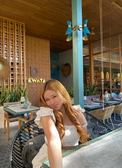 Jocelyn - puta in Bali Photo 4 of 5