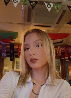 Jocelyn - escort in Dubai Photo 7 of 9