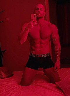Jockthestallion - Acompañantes masculino in Paris Photo 2 of 4