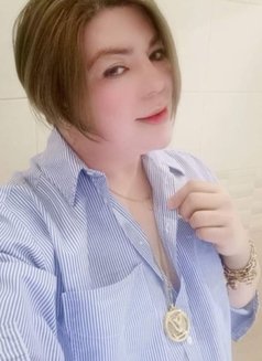 Moon - Transsexual escort in Kuwait Photo 21 of 24