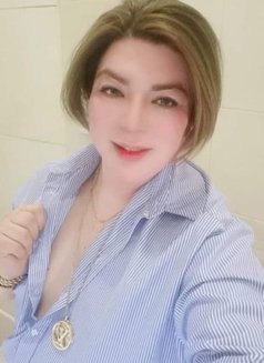 Moon - Transsexual escort in Kuwait Photo 23 of 24