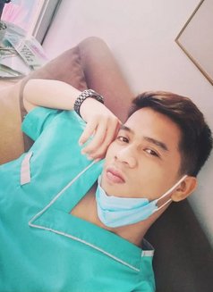 Joe - masseur in Manila Photo 1 of 3