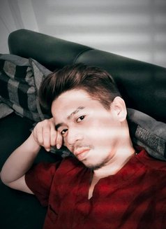 Joe - masseur in Manila Photo 2 of 3