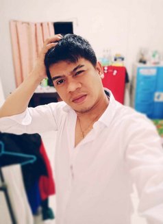 Joe - masseur in Manila Photo 3 of 3