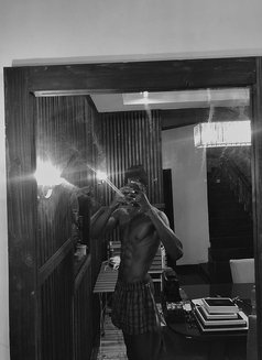 Joe Michael - masseur in Al Manama Photo 2 of 5