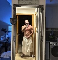 Joe Muscle - Male escort in Dubai