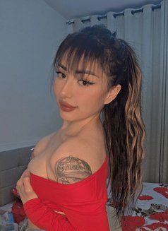 Joelle - escort in Dubai Photo 7 of 9