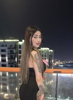 Joelle - puta in Dubai Photo 11 of 12