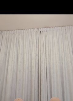 Joelle - puta in Dubai Photo 4 of 4