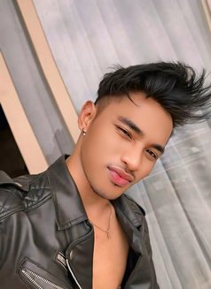Joevano Asian Hot Boy Young - Male escort in Singapore Photo 1 of 12