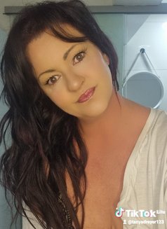 Johanika - masseuse in Pretoria Photo 6 of 13