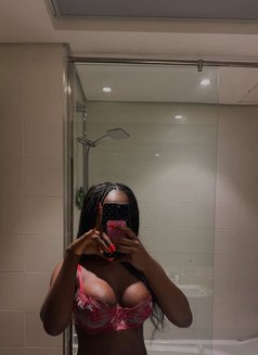 Johanna - escort in Dubai Photo 6 of 7