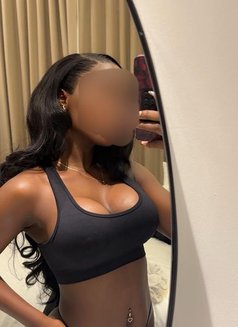 Johannah - puta in Dubai Photo 1 of 5