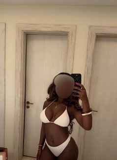 Johannah - puta in Dubai Photo 5 of 5