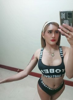 Johara - Transsexual escort in Colombo Photo 13 of 13