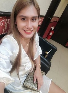 Johara - Transsexual escort in Colombo Photo 1 of 16