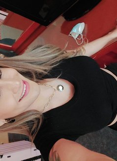 Johara - Transsexual escort in Dubai Photo 12 of 13