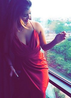 Johi Slim Busty Indian Owc, Dfk - puta in Dubai Photo 2 of 4