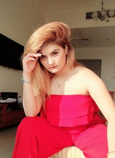 Johi Slim Busty Indian Owc, Dfk - puta in Dubai Photo 3 of 4